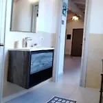 La Locandina *